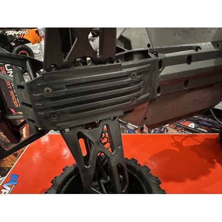 Xmaxx Belted Rouge + 2 Lipos 6700mAh