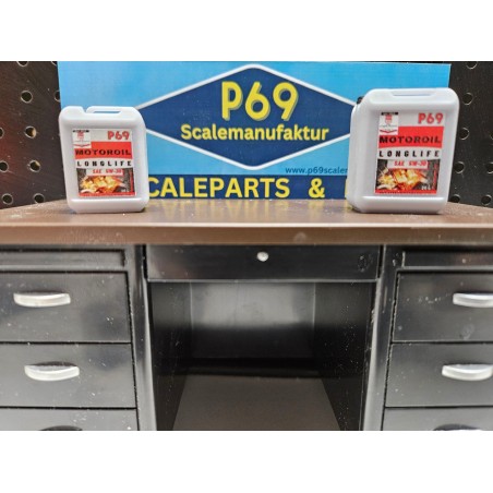 Bidon d'huile moteur P69 1:10 PM