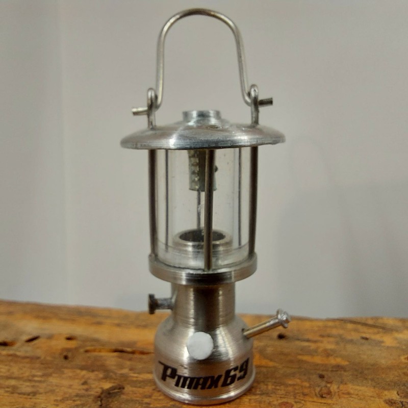 Lampe à pétrole Pmax 1:10  2009